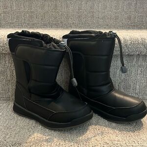 Lands’ End Kids size 2M Black Waterproof Winter Boots